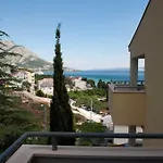 Apartament In With Sea View, Balcony, Air Conditioning, Wi-fi Duće