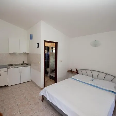 Apartment In With Sea View, Balcony, Air Conditioning, Wi-fi *
