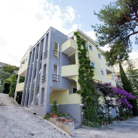 Apartment In With Sea View, Balcony, Air Conditioning, Wi-fi Duce