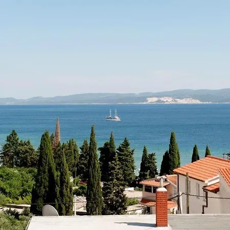 In With Sea View, Balcony, Air Conditioning, Wi-fi Дуче